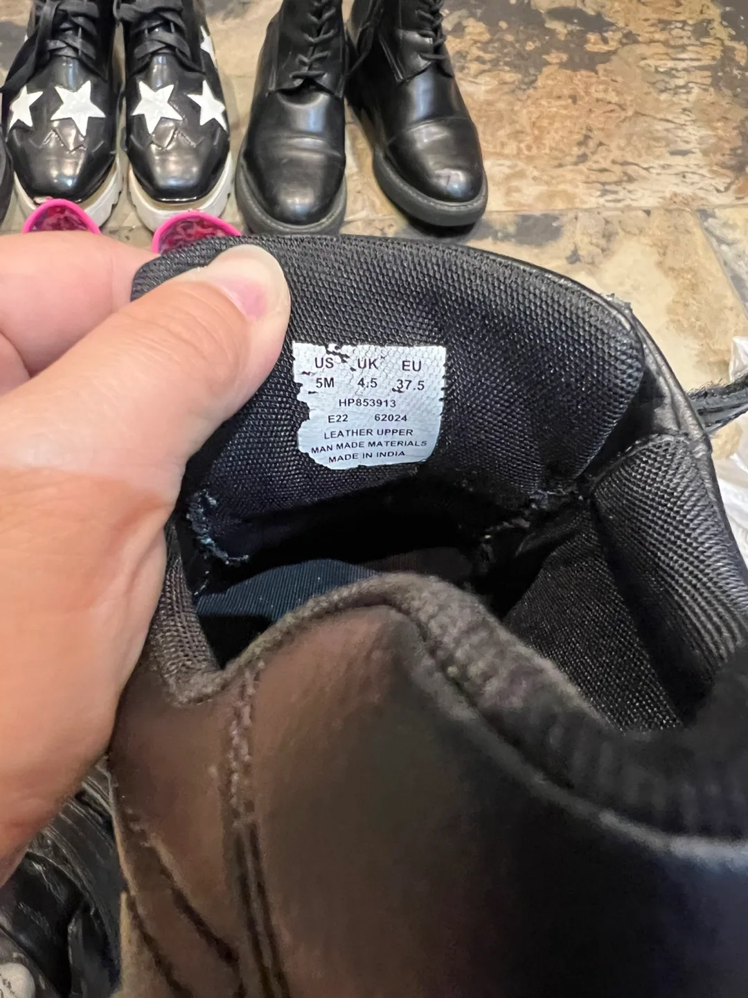 Hush Puppies Black Leather Velcro Strap Shoes - Size 5M image indicator(3)