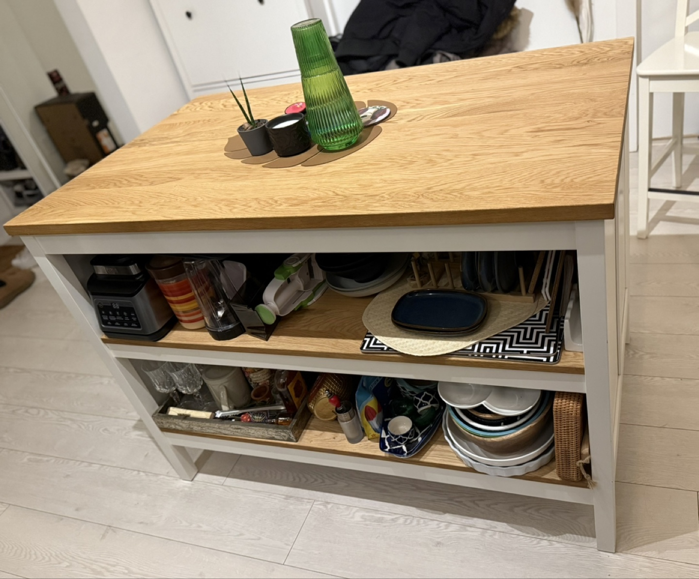 Kitchen Island with Oak Top and Chairs