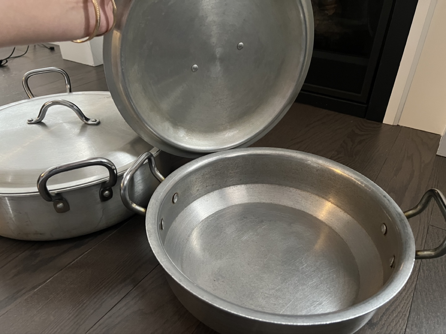 Metal finish cooking pots (extra large and large) - photo 4