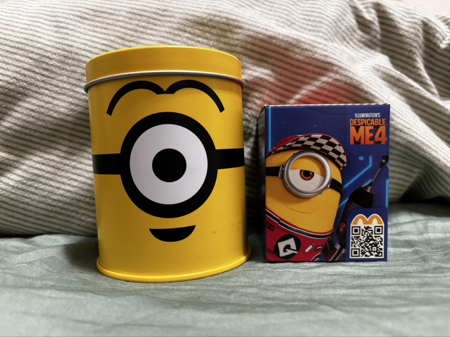 Minions McDonald's Happy Meal Toys & Tin - photo 2