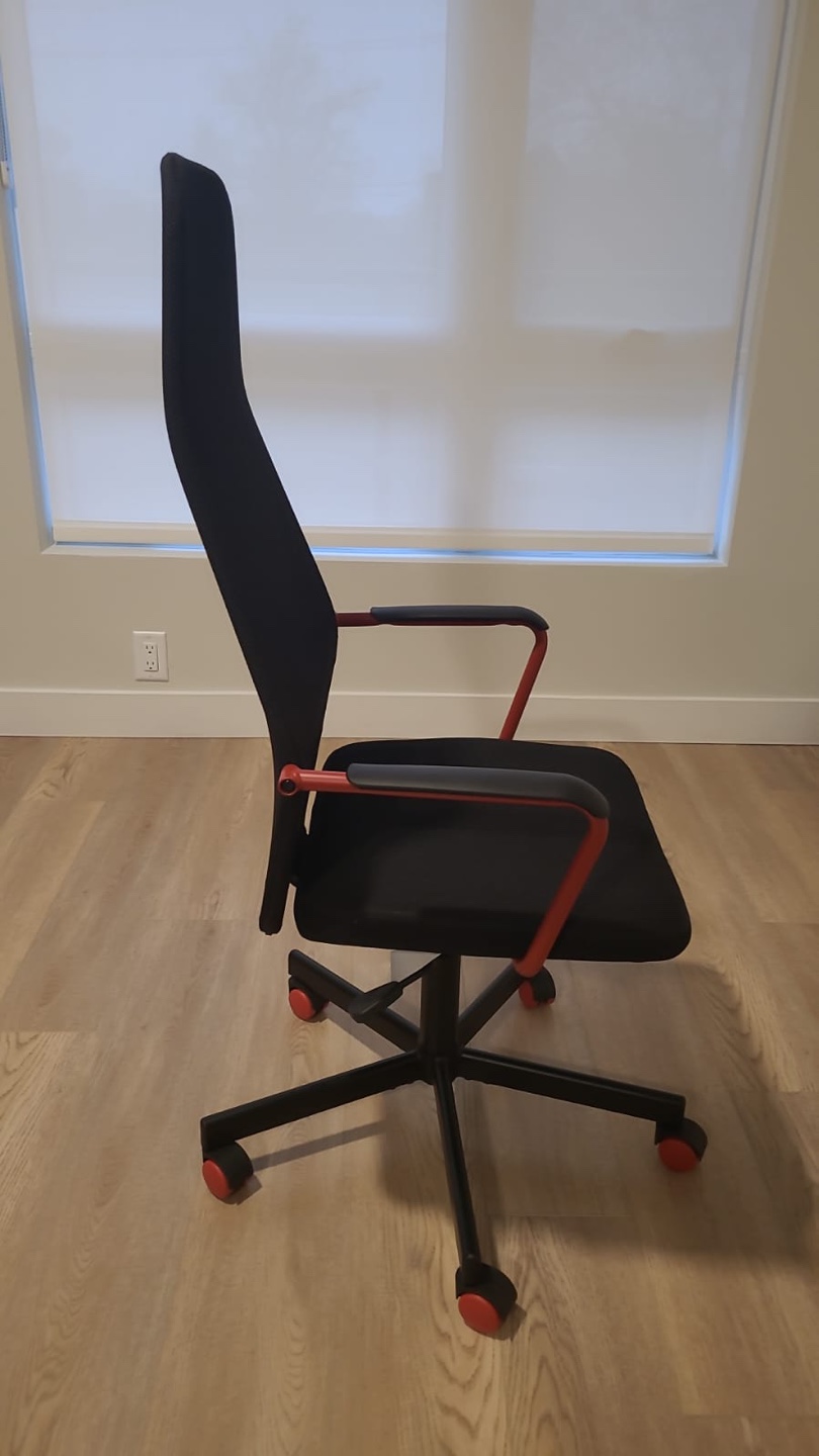 Ergonomic Desk Chair - Black like new two months use - photo 2