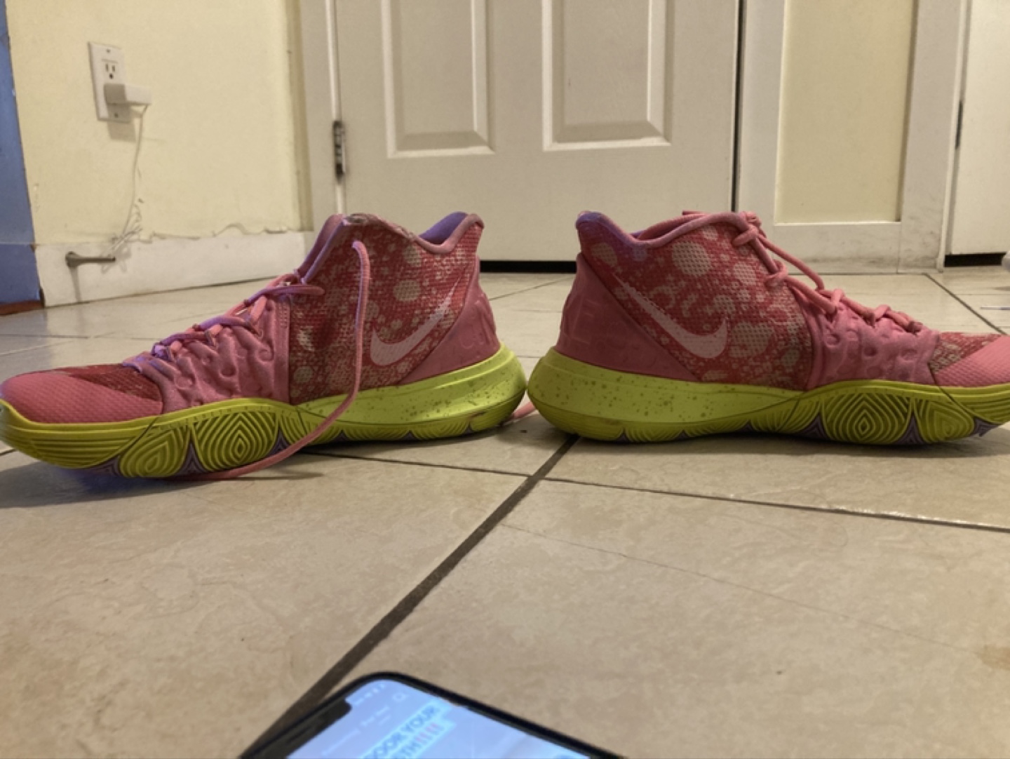 Nike Kyrie 5 SpongeBob SquarePants - photo 3