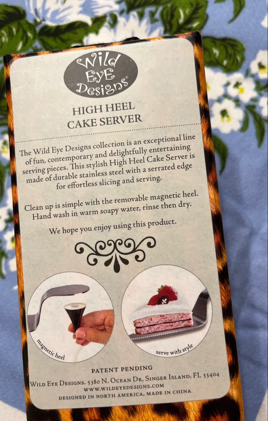 Wild Eye Designs High Heel Cake Server image indicator(2)