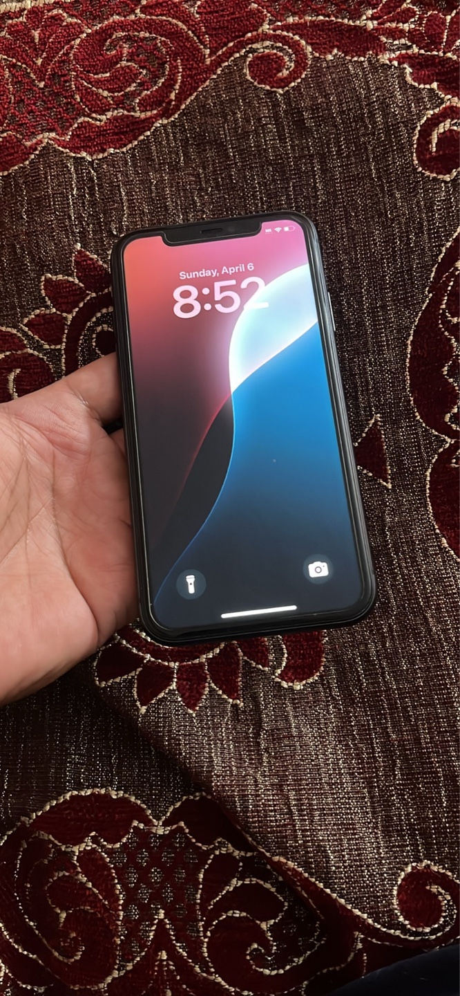 iPhone 11 Black - Pre-owned Smartphone - photo 2