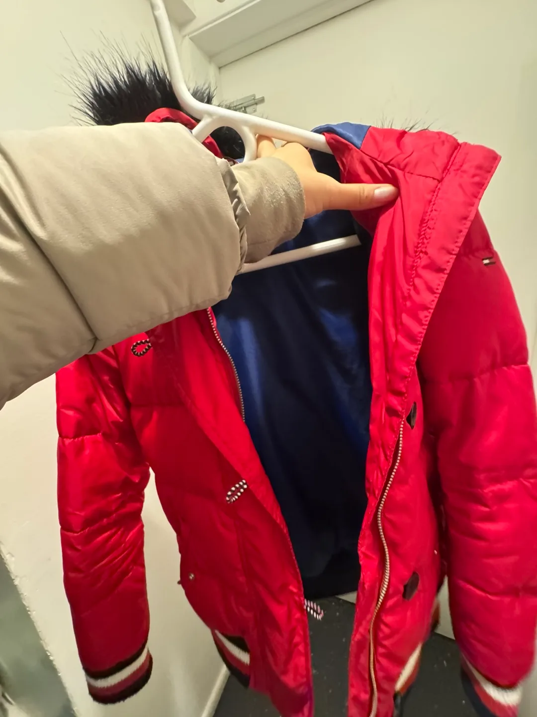 Tommy Hilfiger Red Puffer Jacket - XXS image indicator(3)