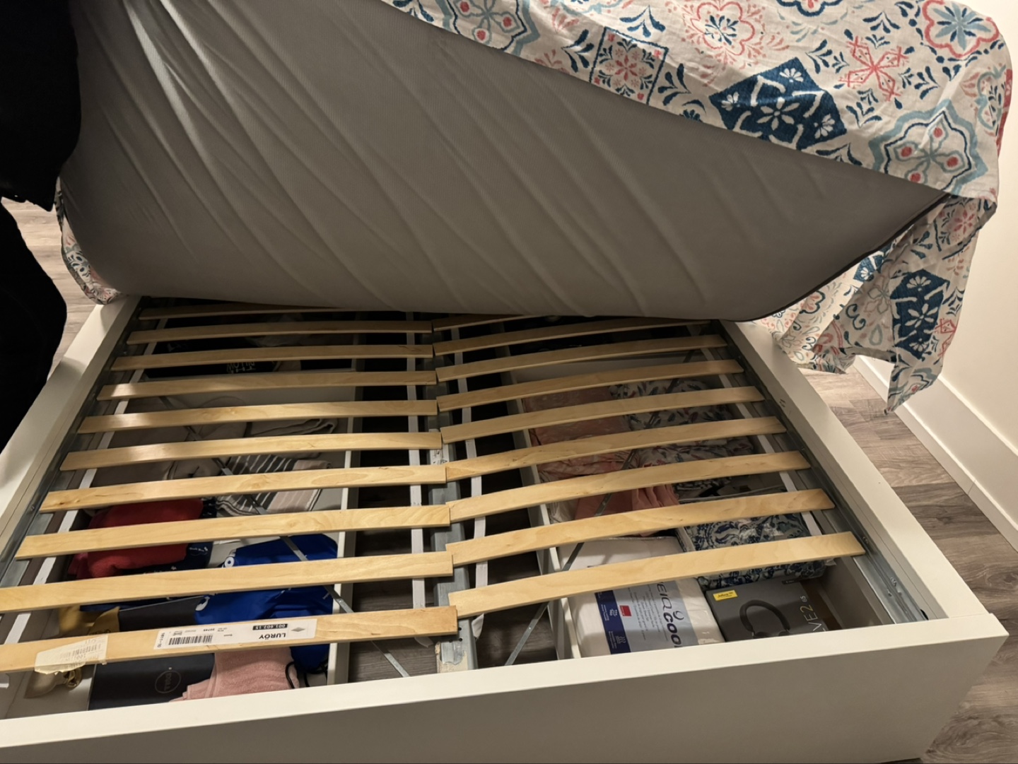 Malm bed frame (Queen Size) with 2 storage drawers - photo 3