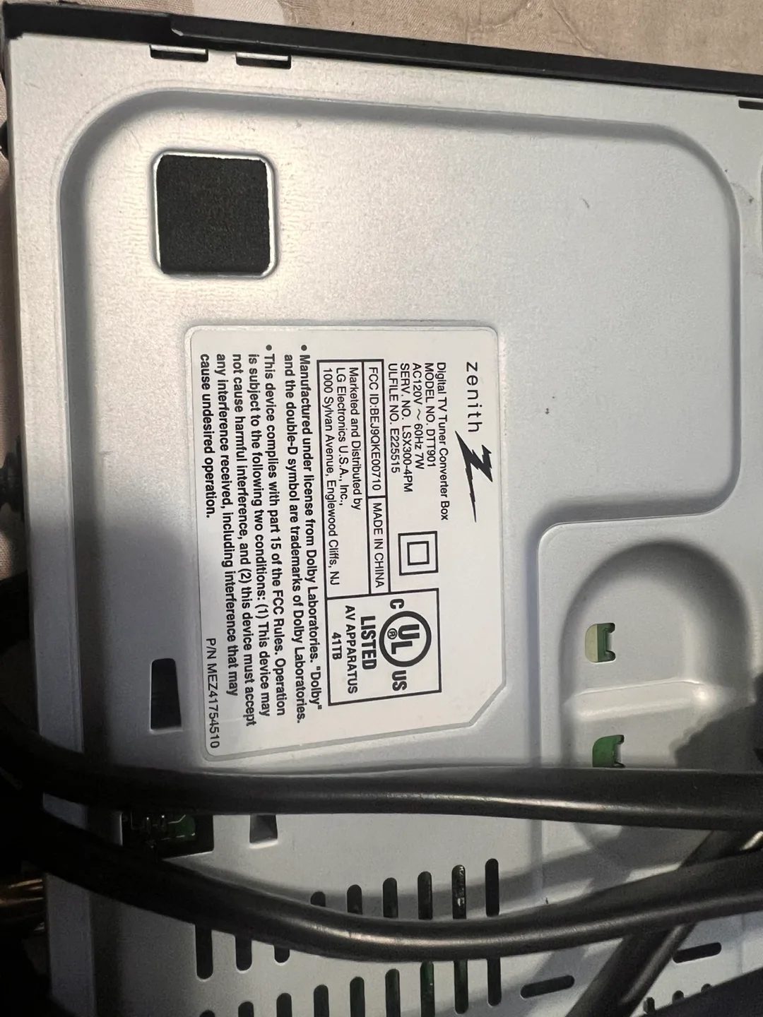 Zenith DTB201 Digital Converter Box with Remote image indicator(2)