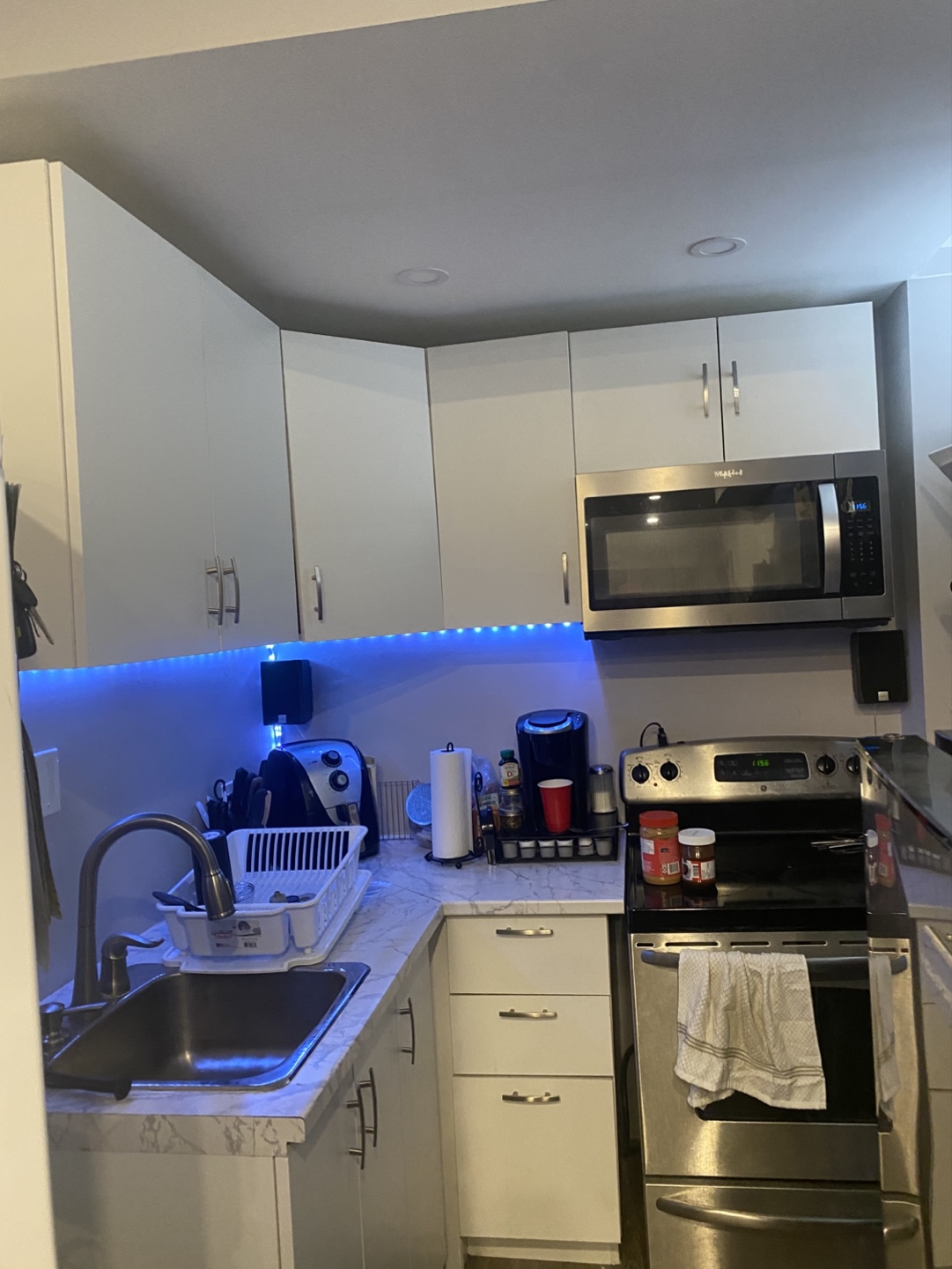 Basement for rent in a beautiful neighborhood. - photo 3
