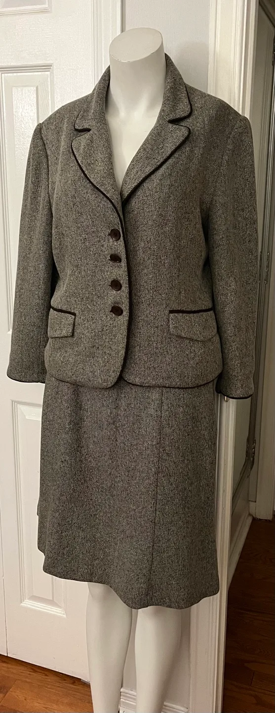 Cleo Petites Women's Tweed Suit Size 10 image indicator(2)