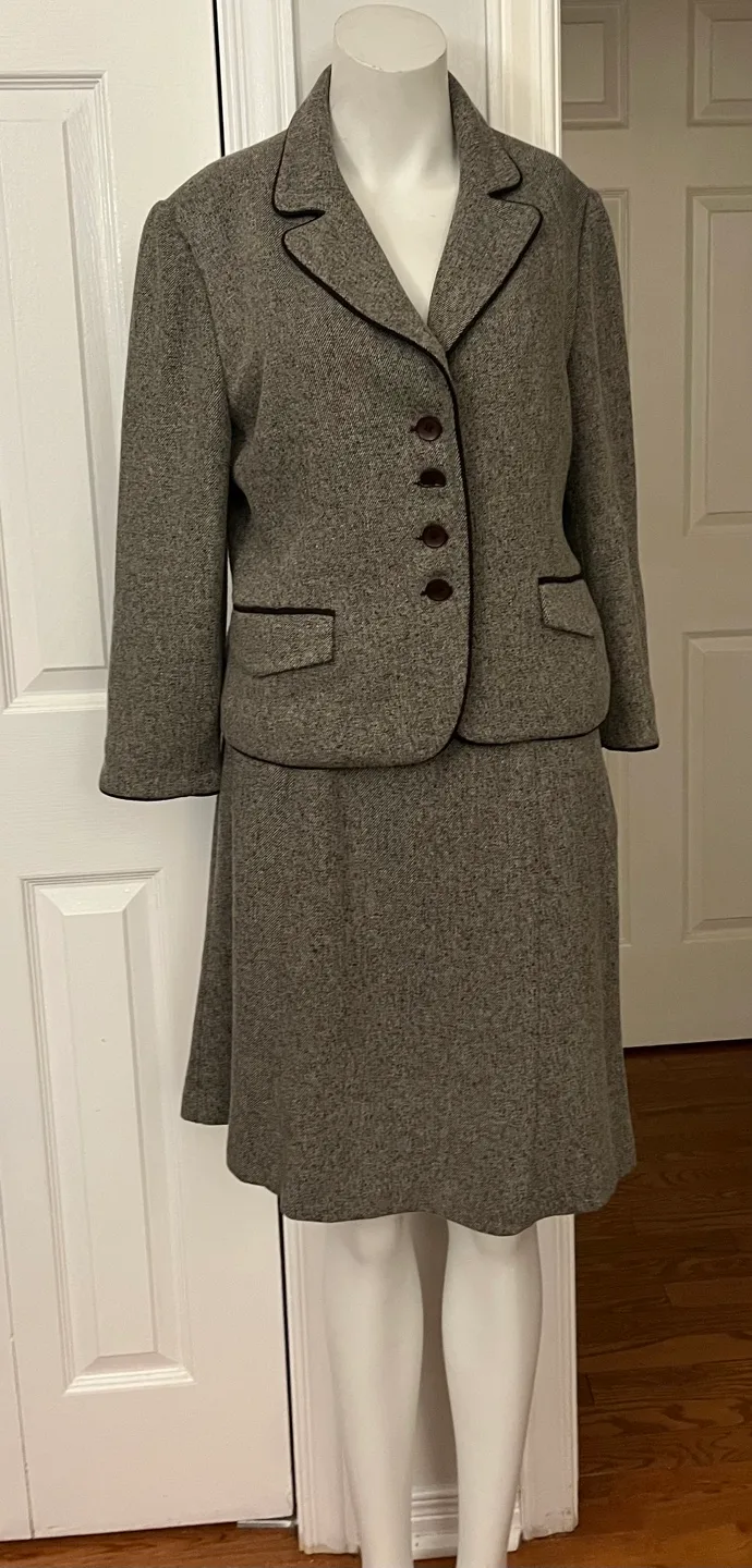 Cleo Petites Women's Tweed Suit Size 10 image indicator(4)