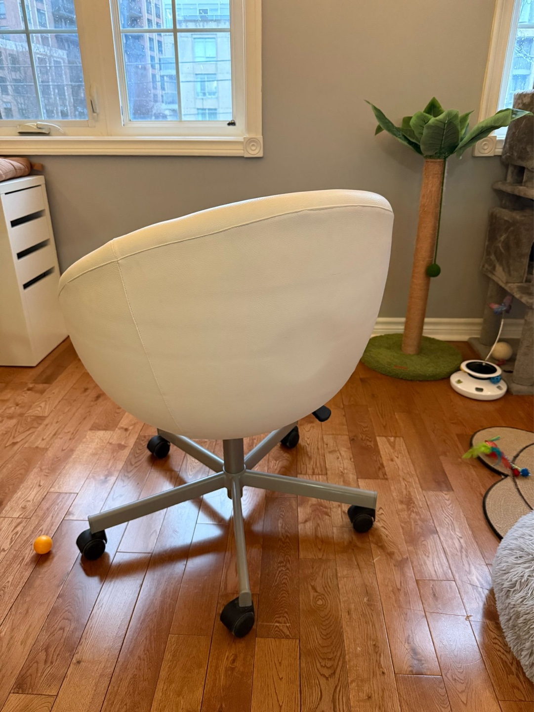 White Swivel Office Chair with Caster Wheels - photo 2