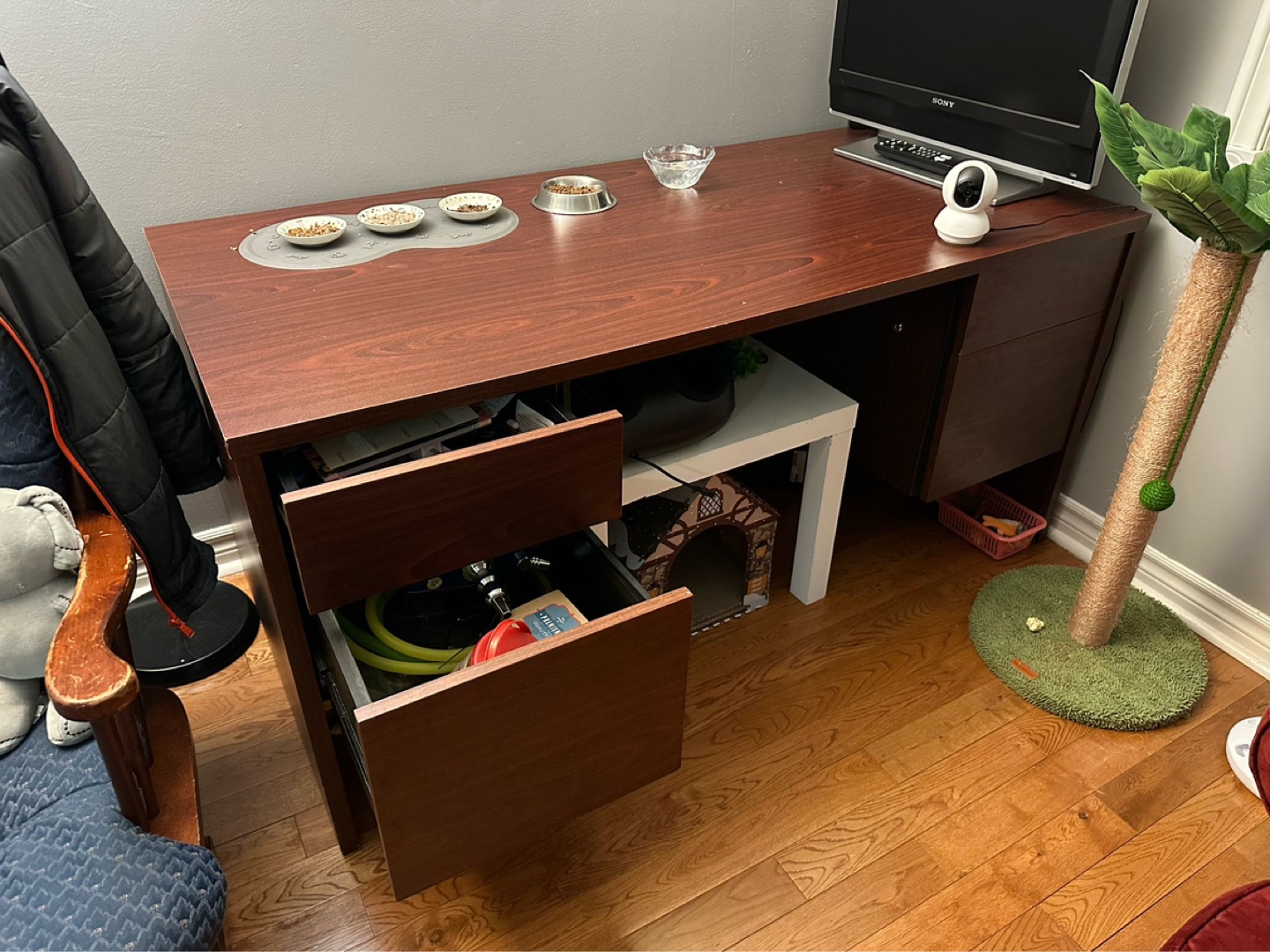 Wooden Desk with 4 Drawers. 2 Large, 2 Small