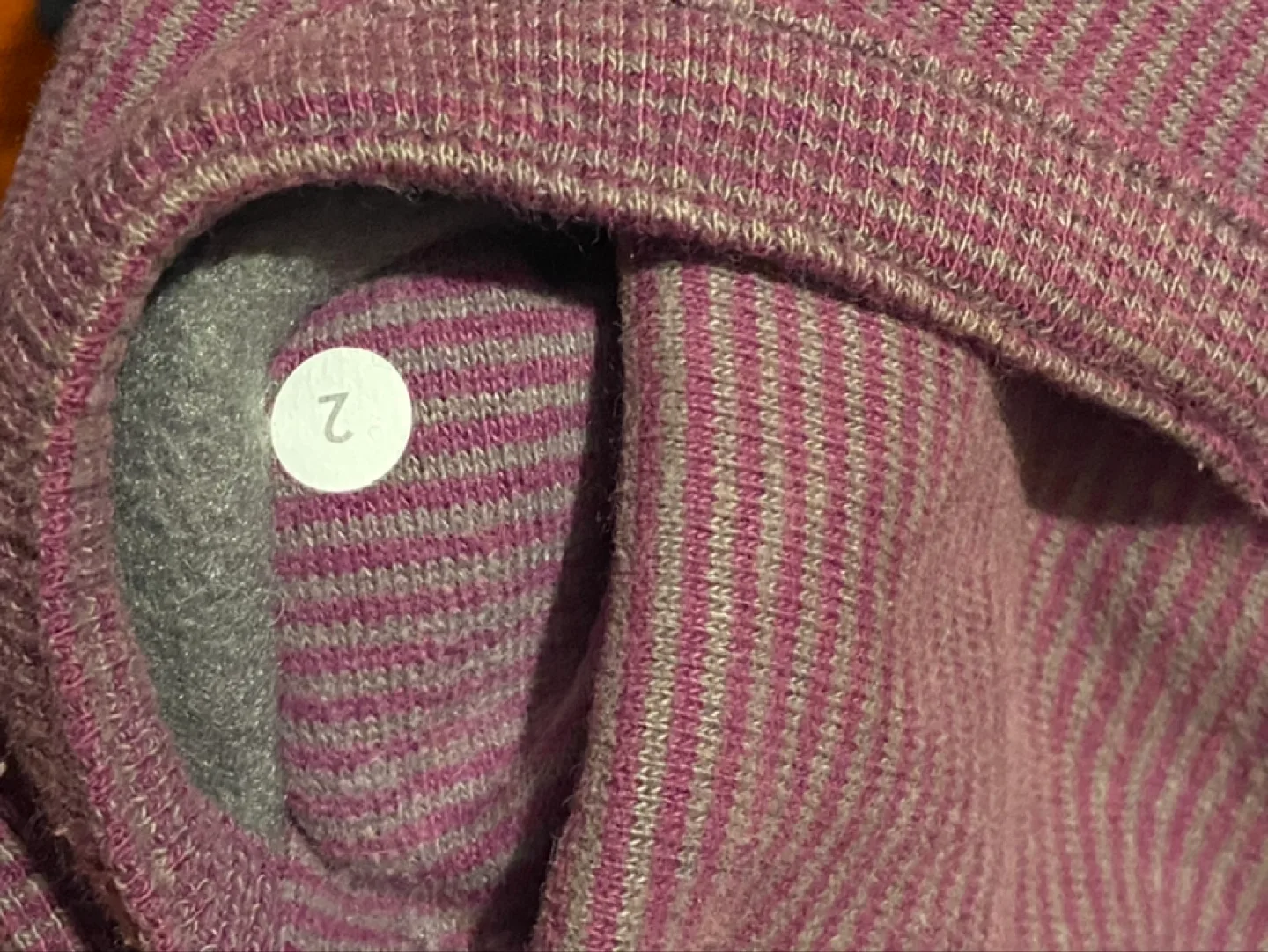 Lululemon zipper hoodie szXS (2) image indicator(5)