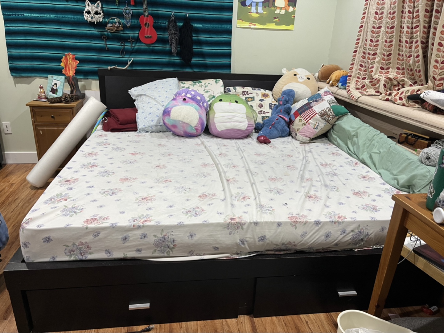 King Size Platform Bed with 4 Drawers - photo 2