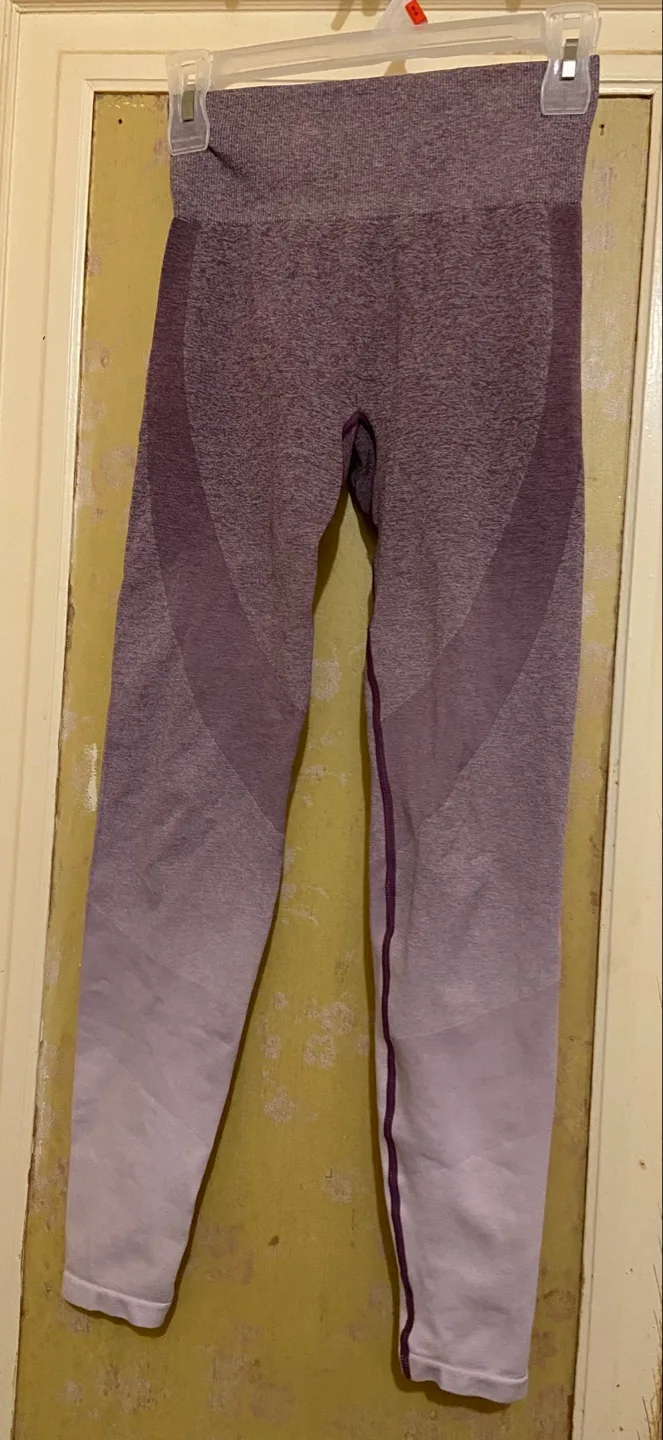 PINK/ Lululemon items szXS price range from $20 or $25 image indicator(8)