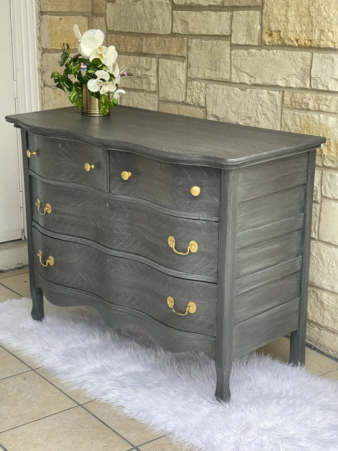 Beautiful 4 drawers Dresser/ TV Stand/Entrance Piece image indicator(2)