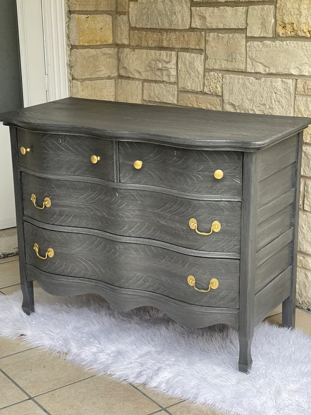 Beautiful 4 drawers Dresser/ TV Stand/Entrance Piece image indicator(6)