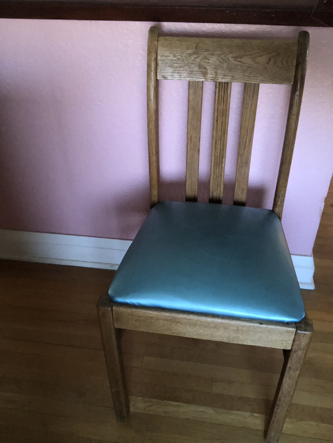 ANTIQUE OAK CHAIR LOWERED PRICE TO $18 😃