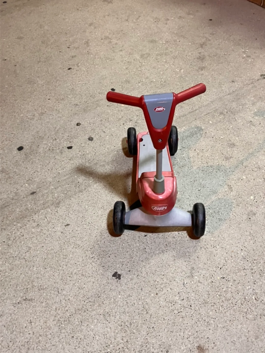 Radio Flyer Scooter for Toddlers image indicator(7)