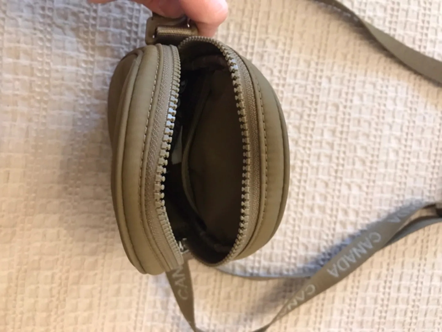 Lululemon Future Legacy Bag image indicator(4)