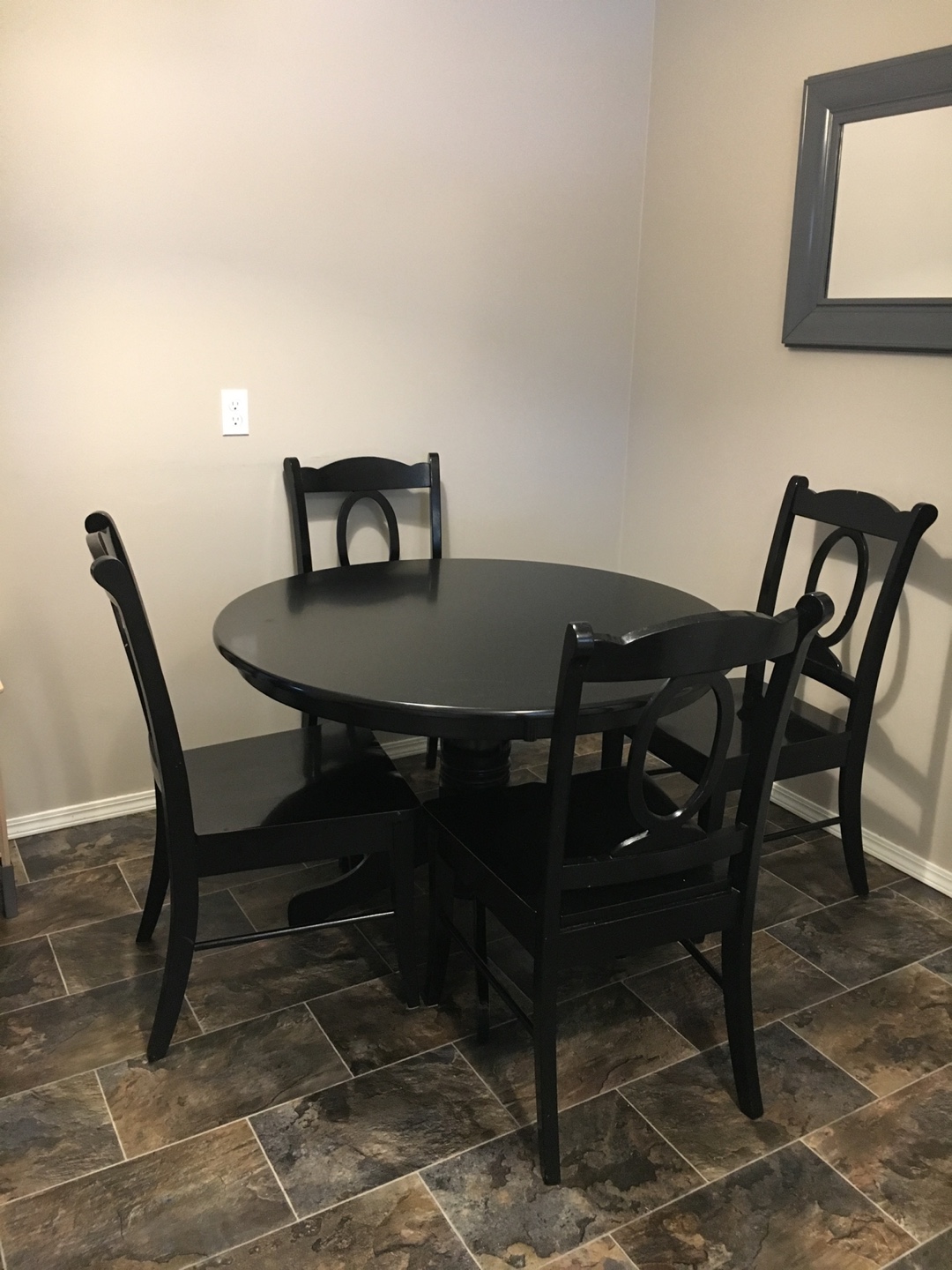 5-piece Antique Style Black Round Pedestal Dining Set