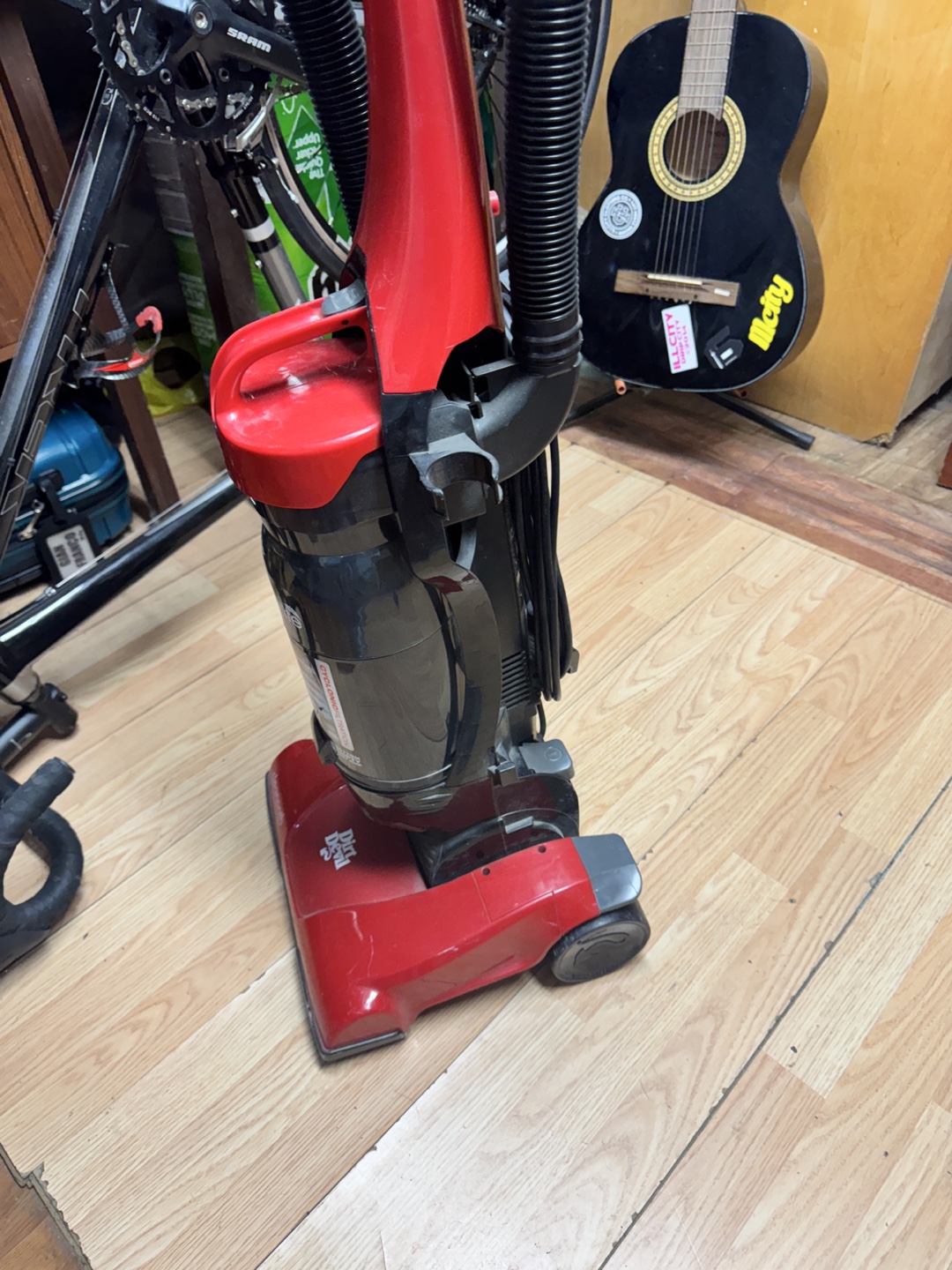 Dirt Devil Featherlite Cyclonic Upright Vacuum Cleaner - photo 3