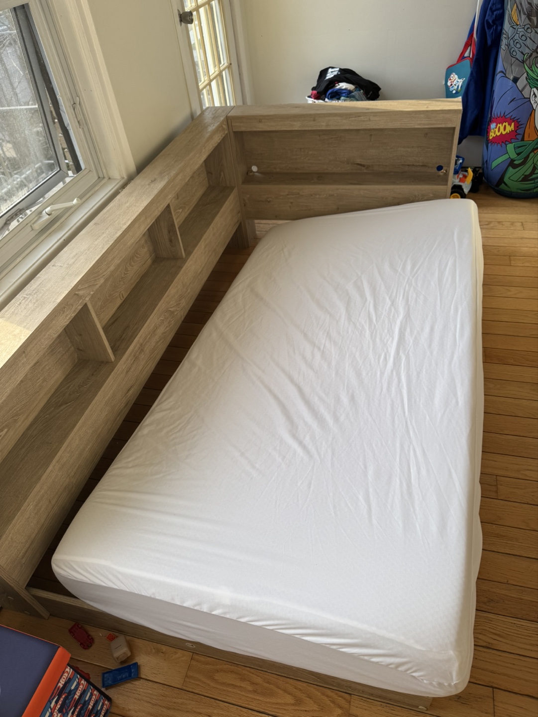 Twin Daybed with Built-in Bookshelves - photo 3