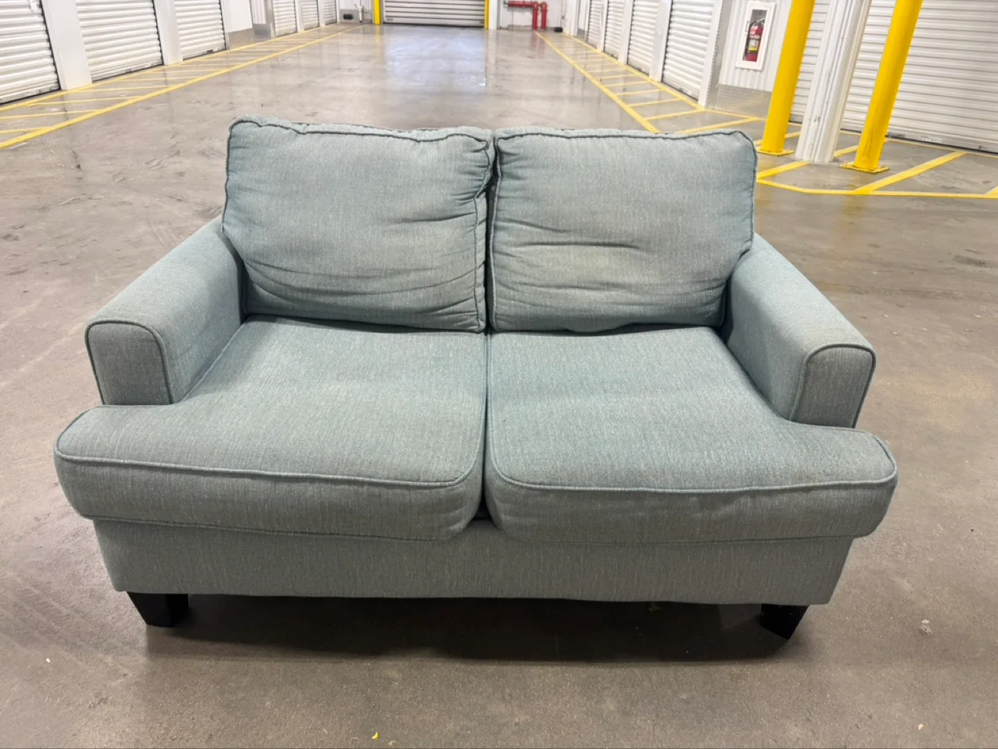 Free delivery Loveseat thumbnail