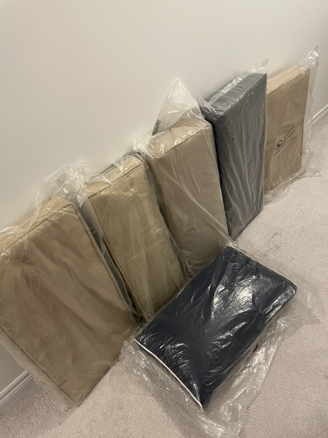 Set of Outdoor Cushions - Beige and Navy