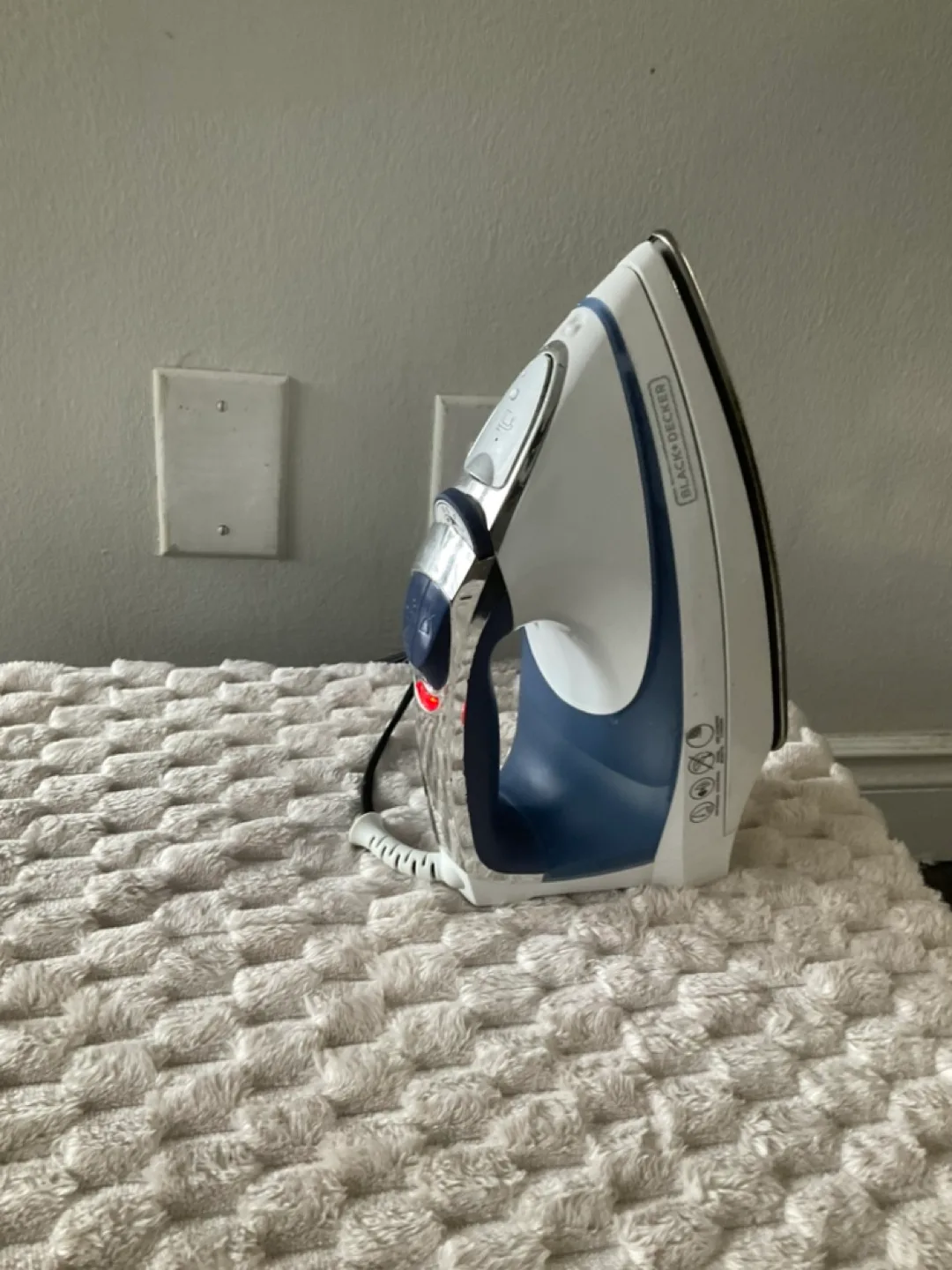 Black+Decker Steam Iron image indicator(3)