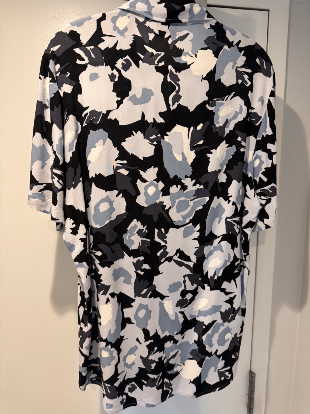Men’s Hugo Boss Short Sleeve Shirt (Size L) - photo 2