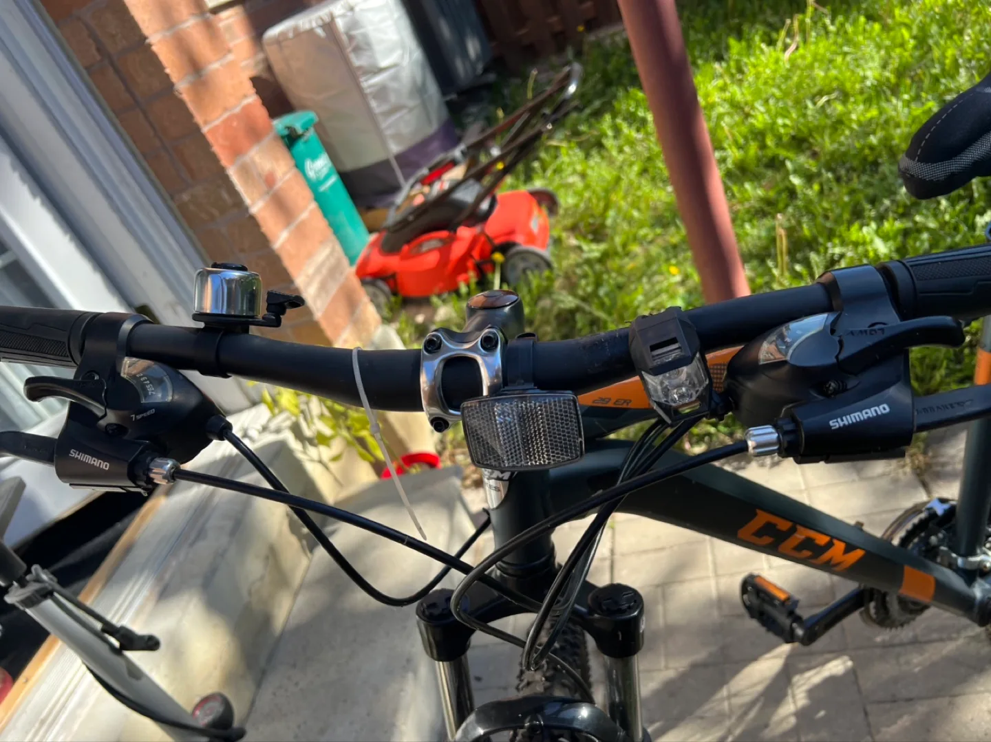 CCM 29er Hardtail Mountain Bike image indicator(9)