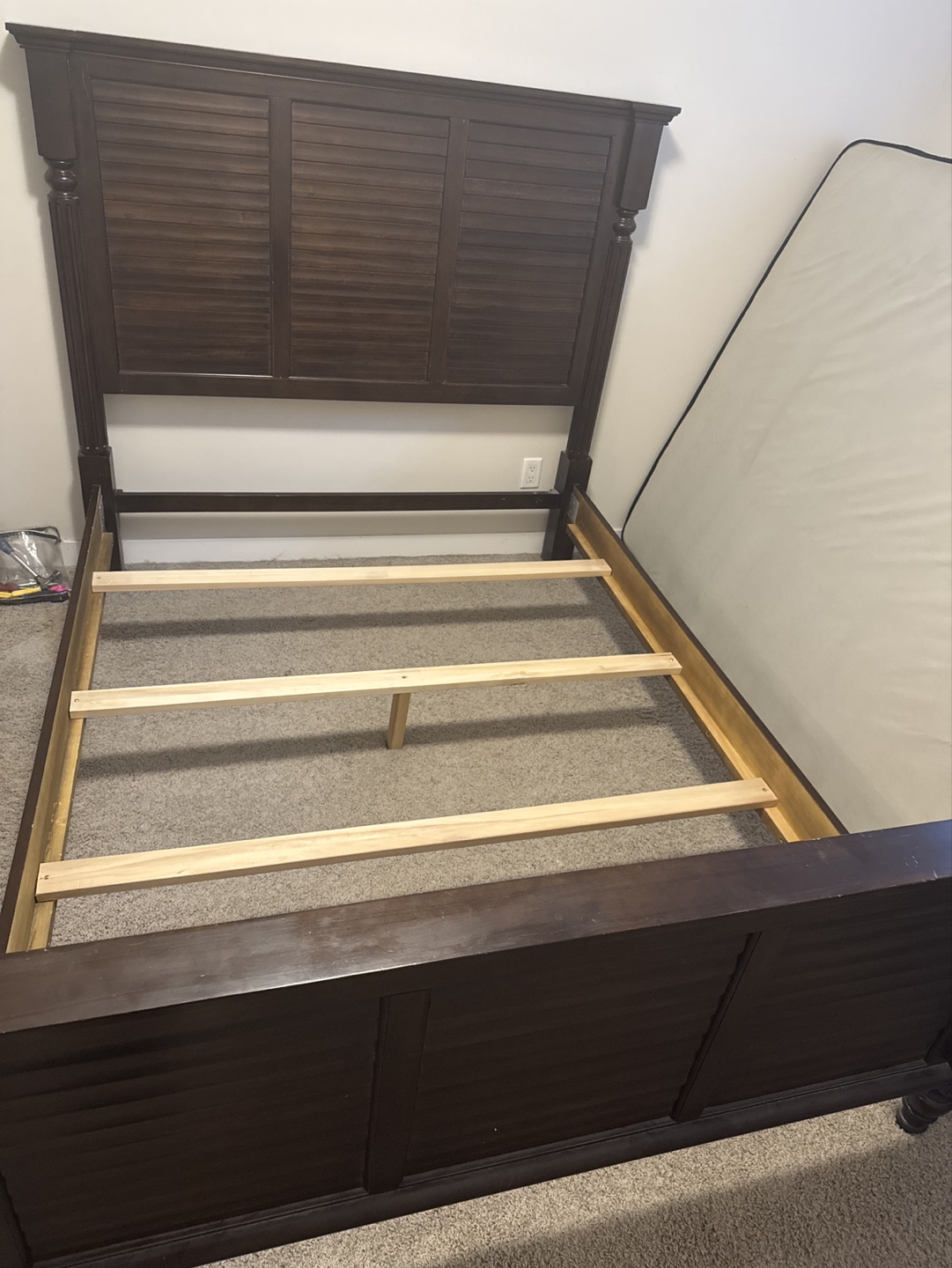 Queen Size Wooden Bed Frame with Headboard