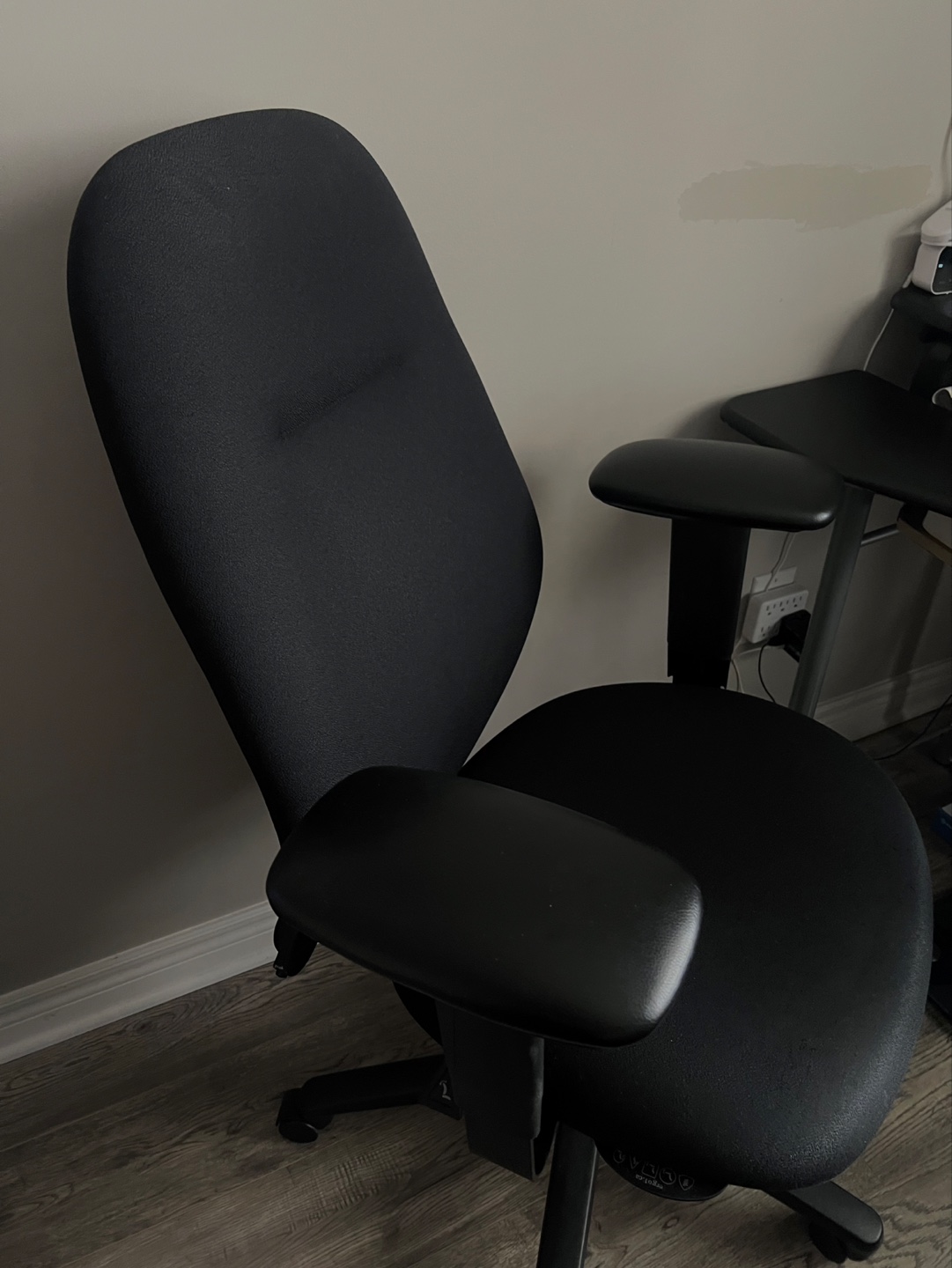Office Chair - Black Fabric - Adjustable - photo 4