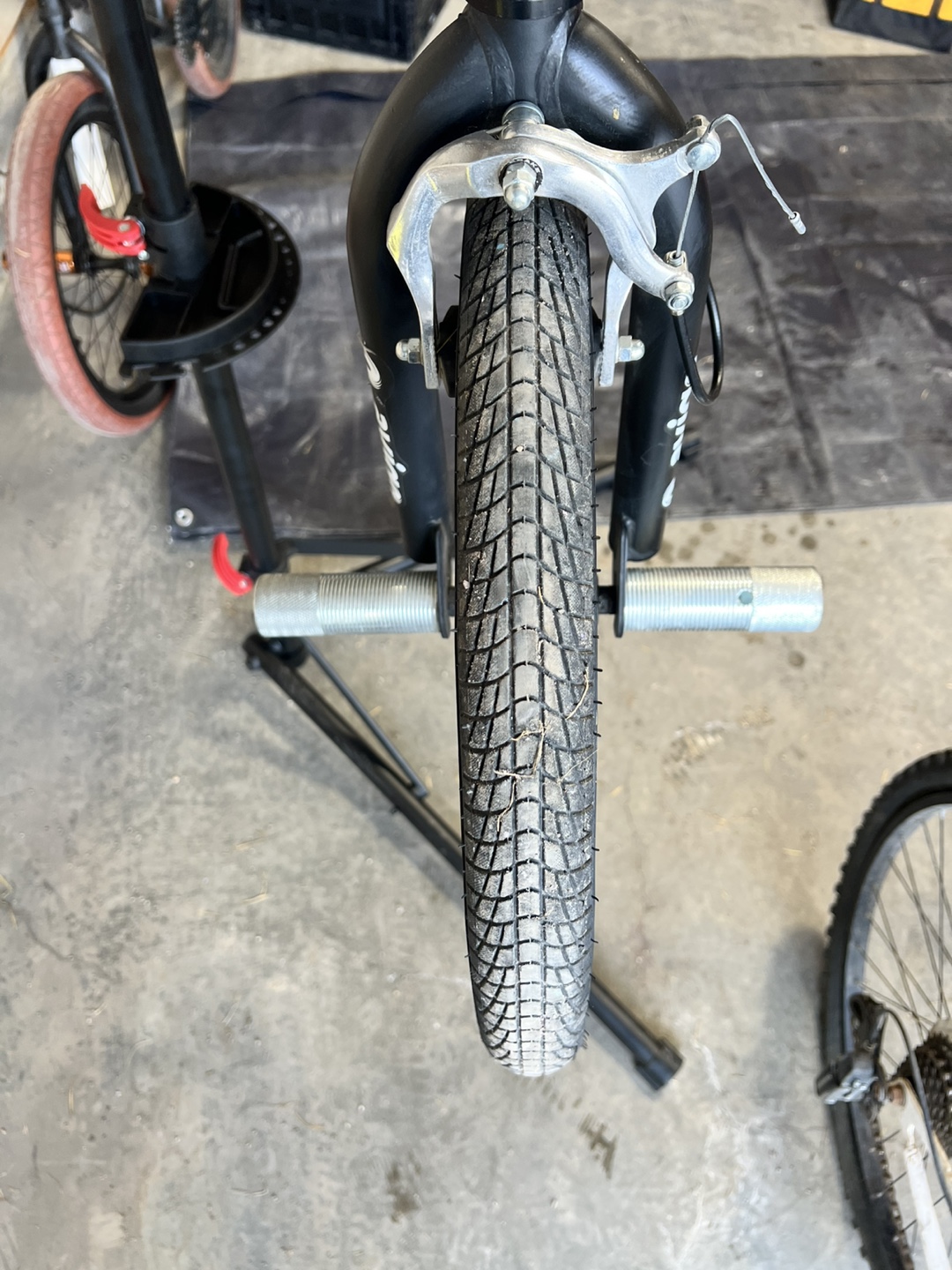 20” Avigo Antic BMX Bike - photo 5