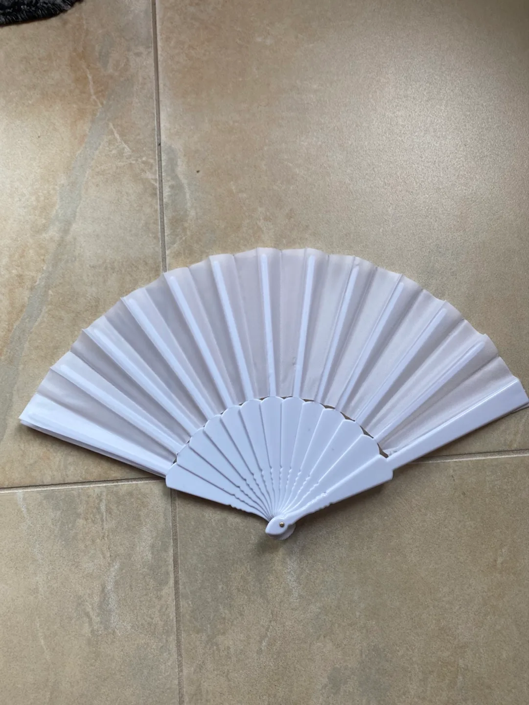 White Handheld Folding Fan image indicator(2)