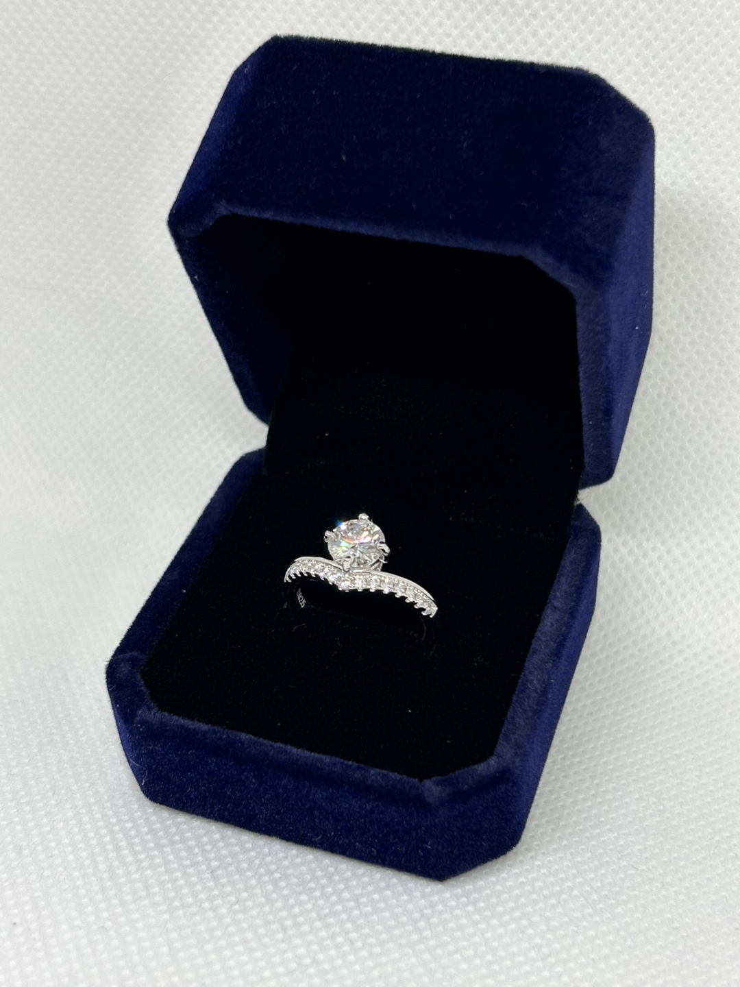 Stunning V Solitaire Moissanite Diamond Ring with Crown Charm