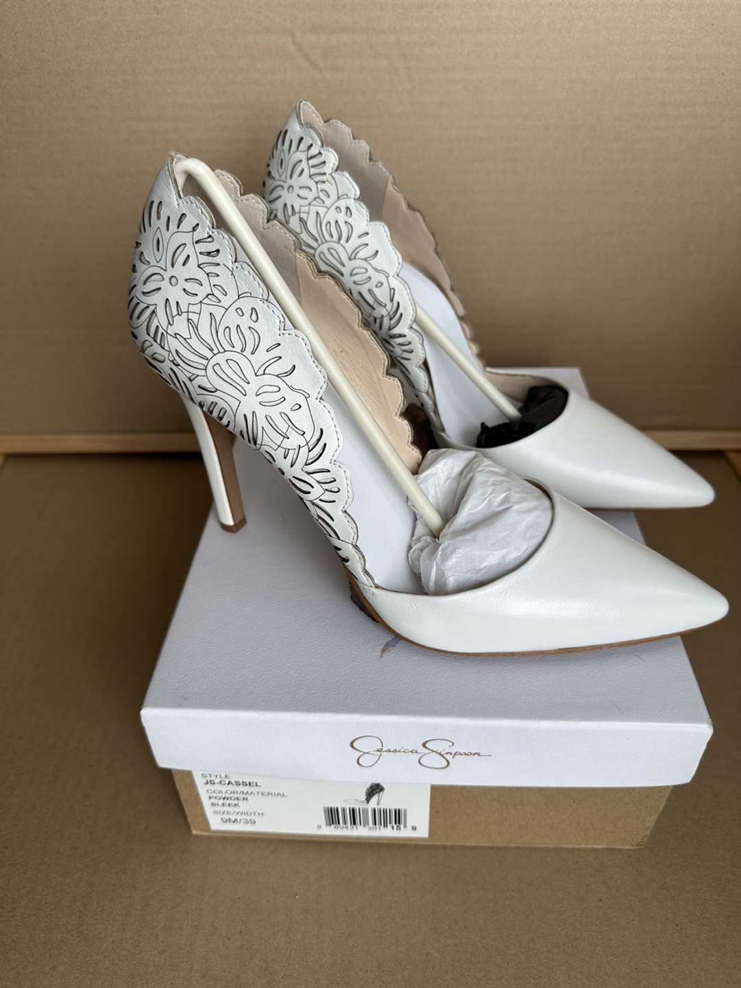 Jessica Simpson Cassel White Leather Heels, Size 9