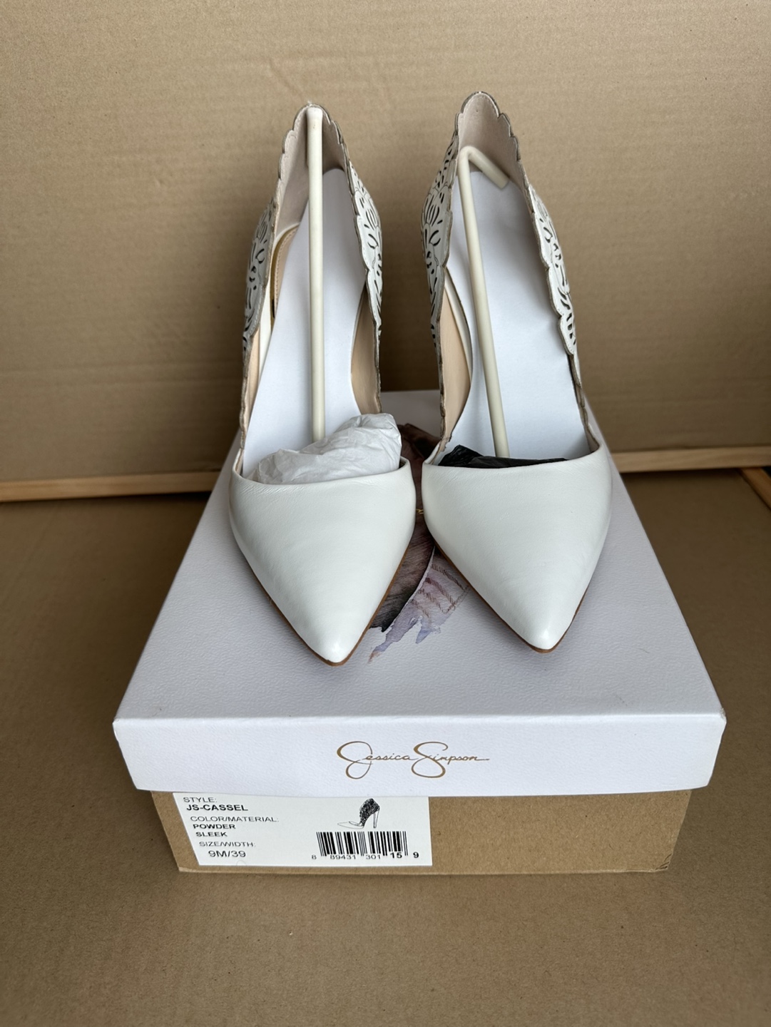 Jessica Simpson Cassel White Leather Heels, Size 9 - photo 2