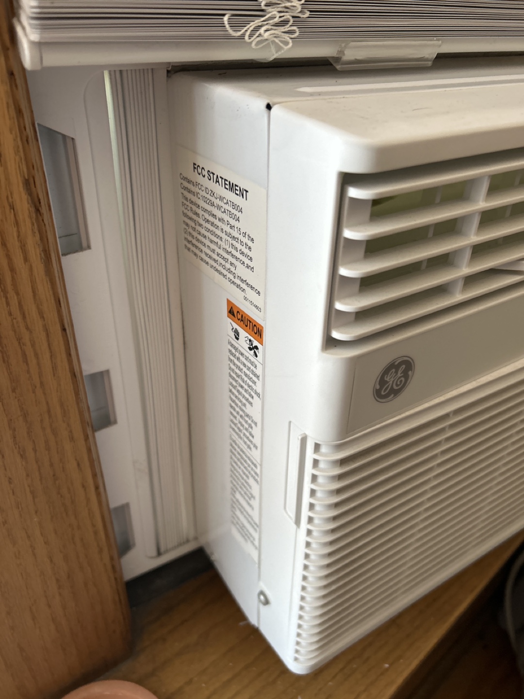 GE Window Air Conditioner with Remote - photo 3