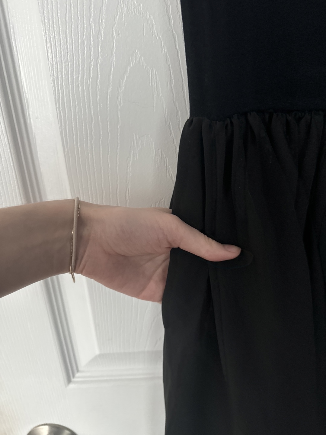 Black Off-the-Shoulder Maxi Dress with Pockets for Spring 💚 - photo 2