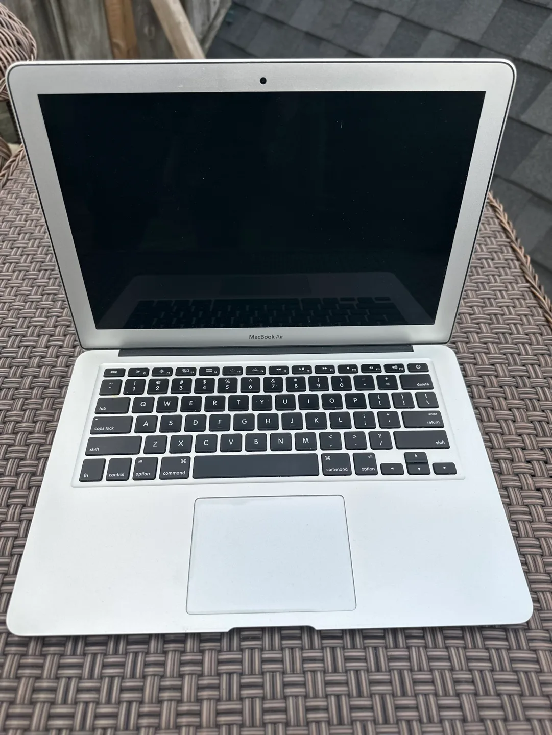 MacBook Air 13-inch, Intel i5 image indicator(4)