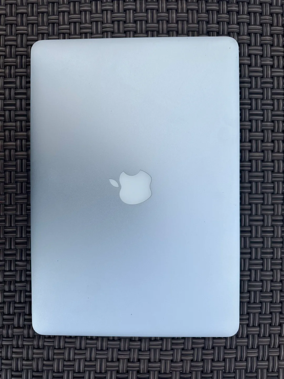 MacBook Air 13-inch, Intel i5 image indicator(5)