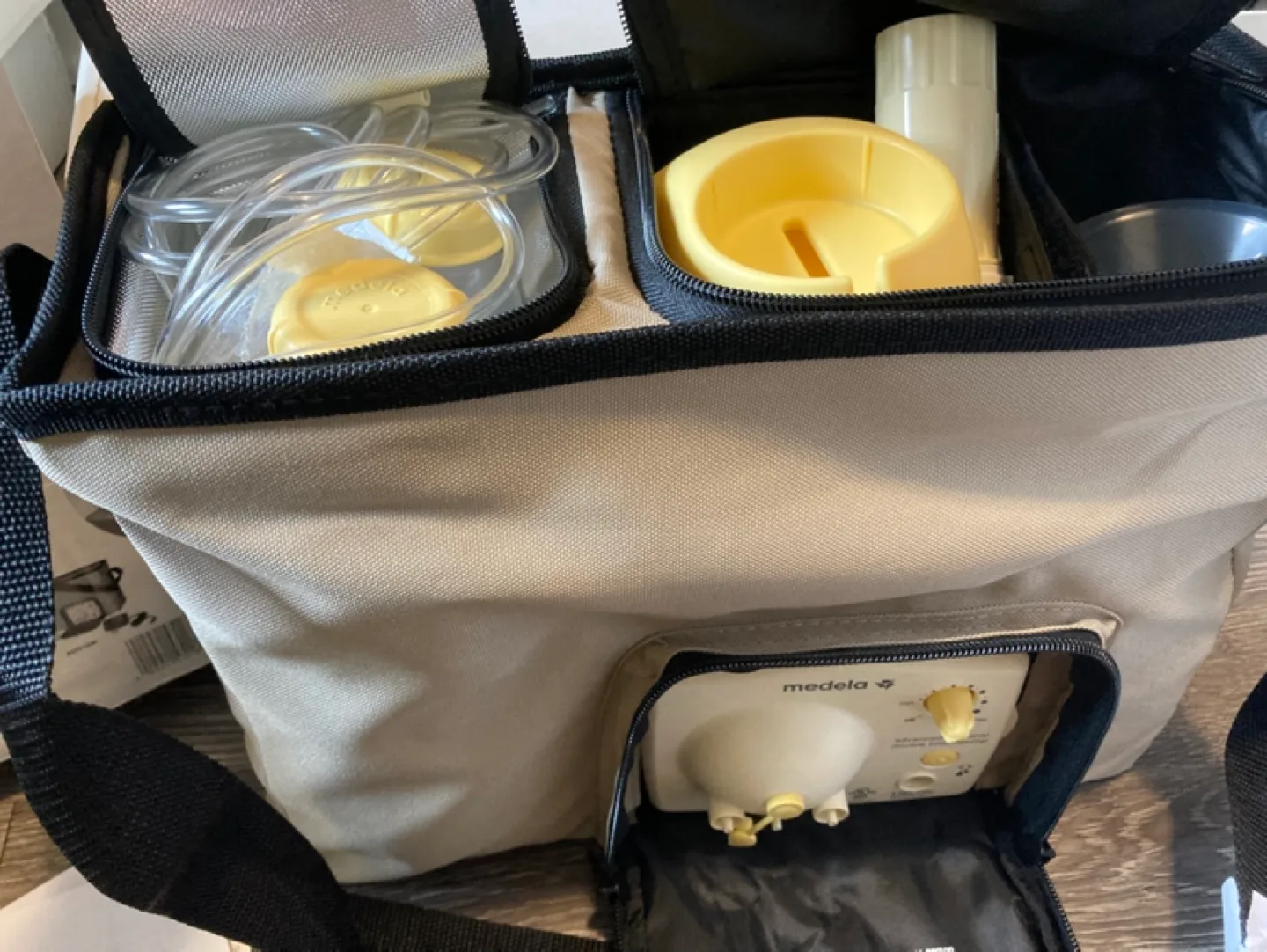 Medela Advanced Personal Double Breast Pump & kit set image indicator(2)