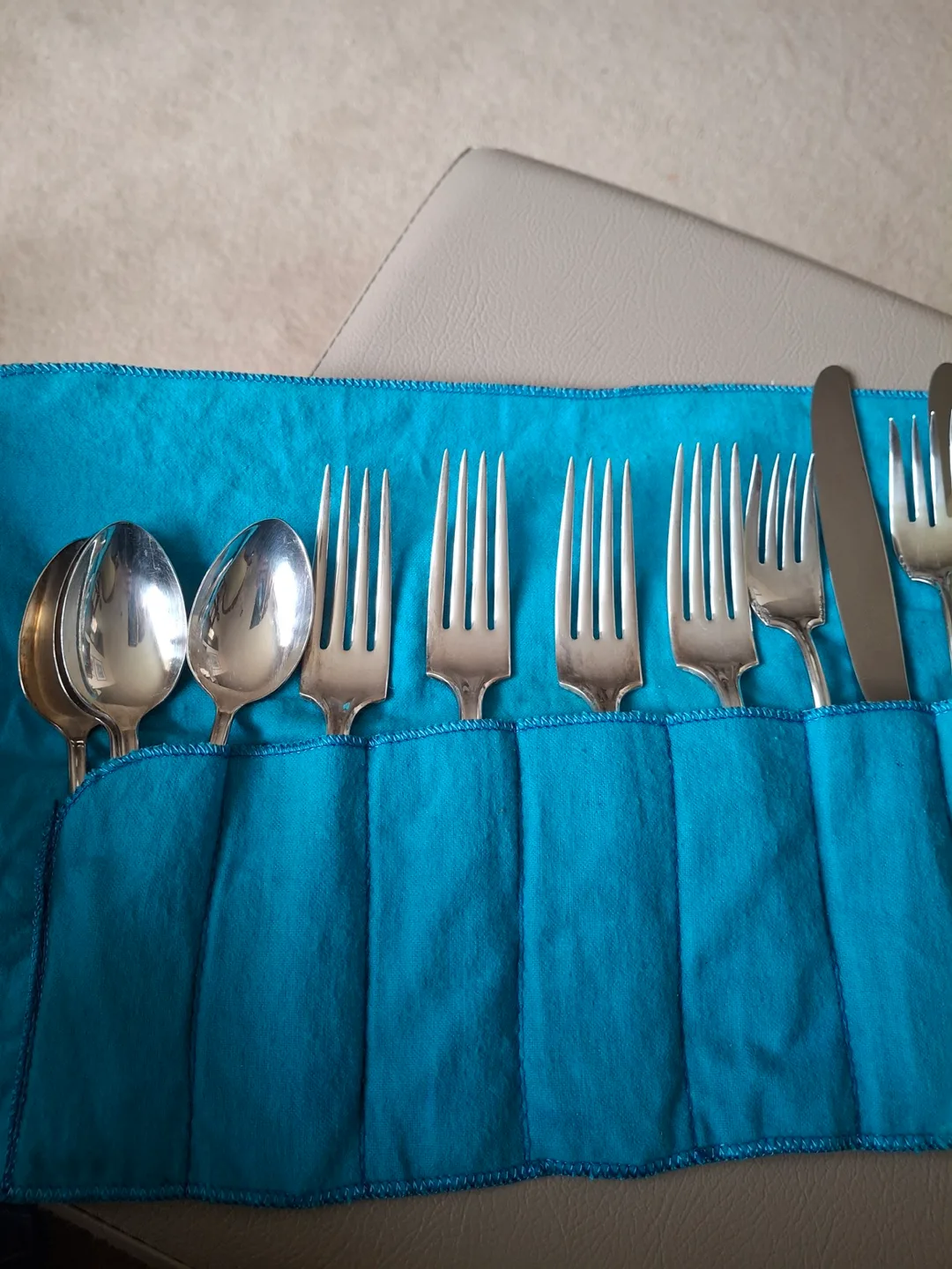 Rogers Brothers silver plated flatware. XS Triple, Old Colony image indicator(5)