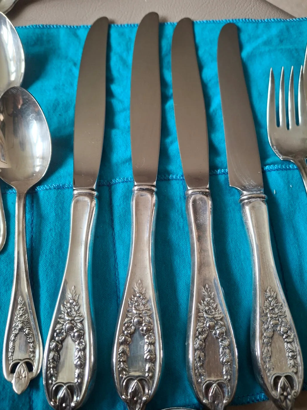 Rogers Brothers silver plated flatware. XS Triple, Old Colony image indicator(2)