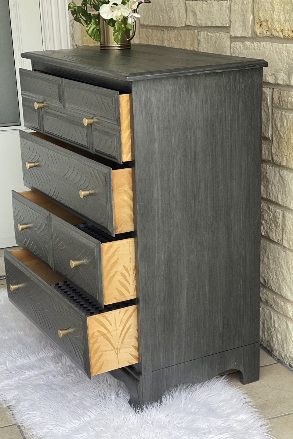 Beautiful 4 drawers dresser Brushed Gray/Gold - photo 3