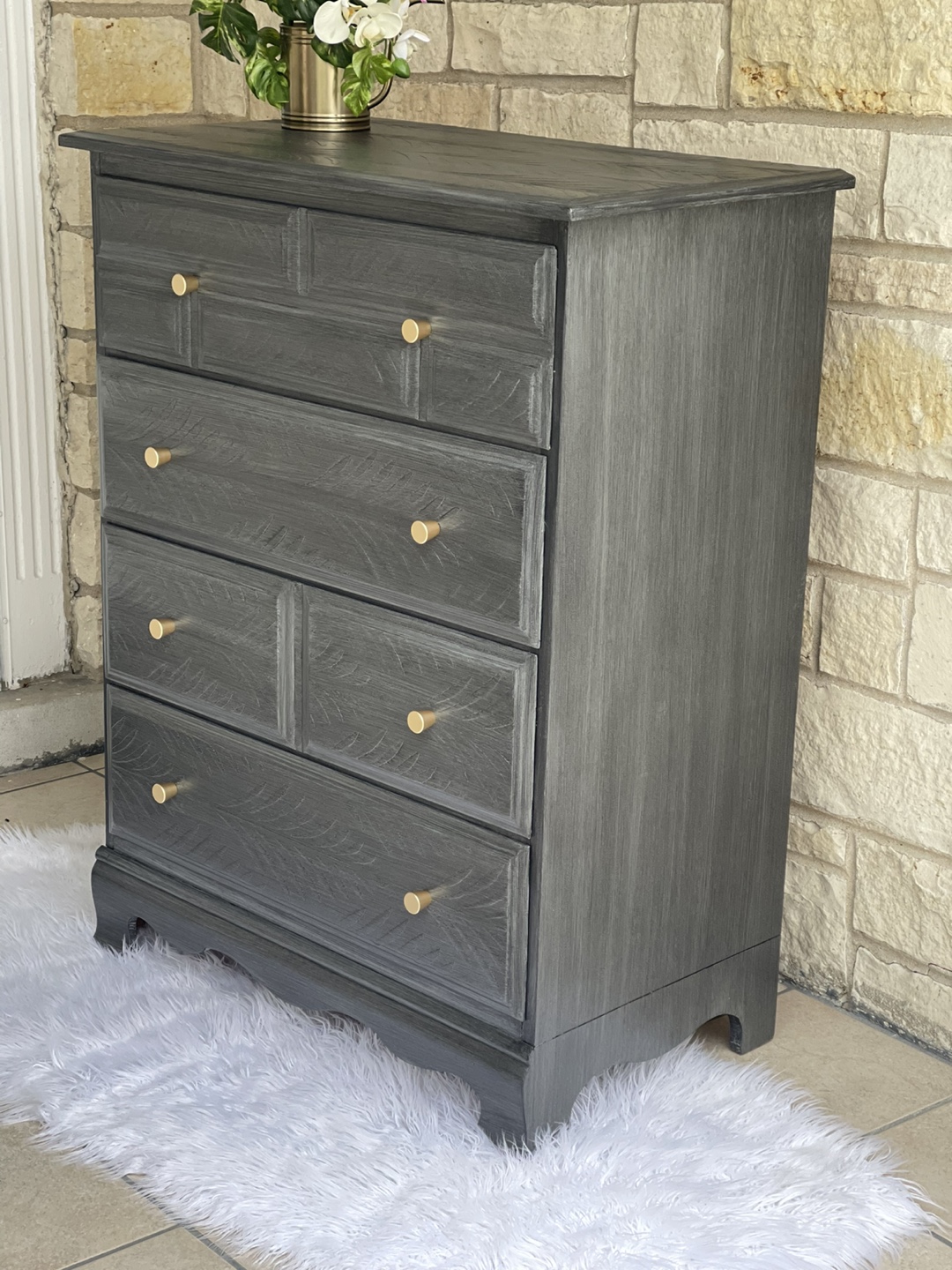 Beautiful 4 drawers dresser Brushed Gray/Gold - photo 2
