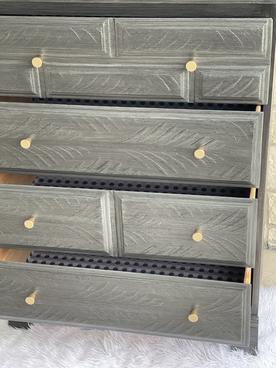 Beautiful 4 drawers dresser Brushed Gray/Gold - photo 5