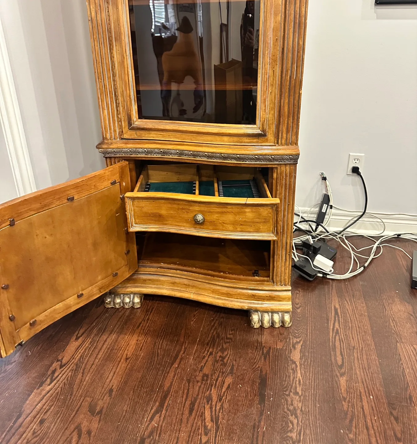 Elegant Wooden Curio Cabinet with Glass Doors image indicator(4)